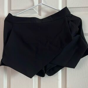 Black shorts with pleats from Ardene